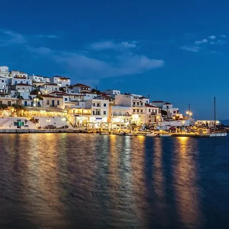 Spacious & Cozy Flat - 5 Mins To Bay Batsi (Andros)