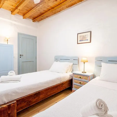 Spacious & Cozy Flat - 5 Mins To Bay Apartment *